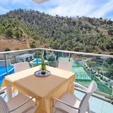Skyline 6 Private Balcony, Sunny Year Round, With Views * Benidorm